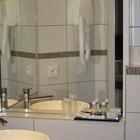 Source Hotel 3*